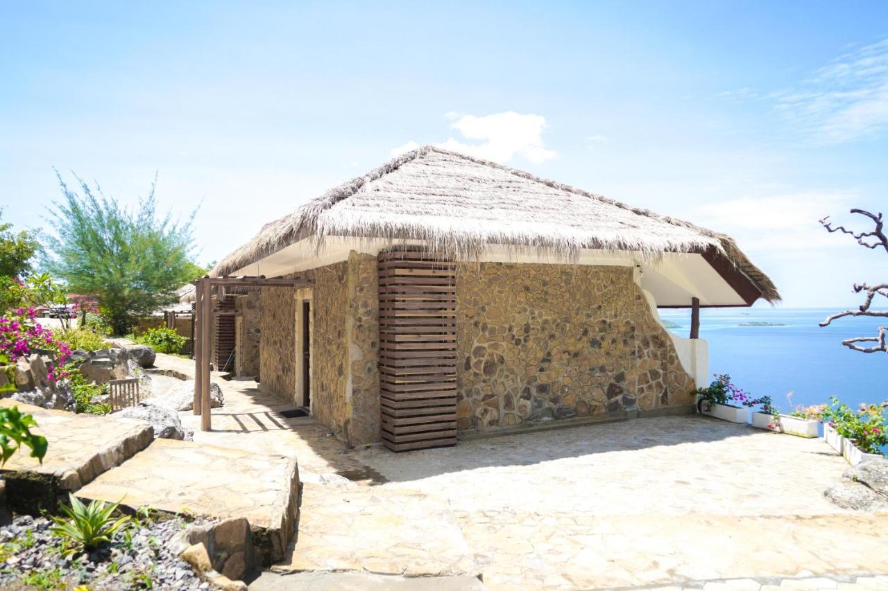 Theodor Hotel Labuan Bajo Exterior photo
